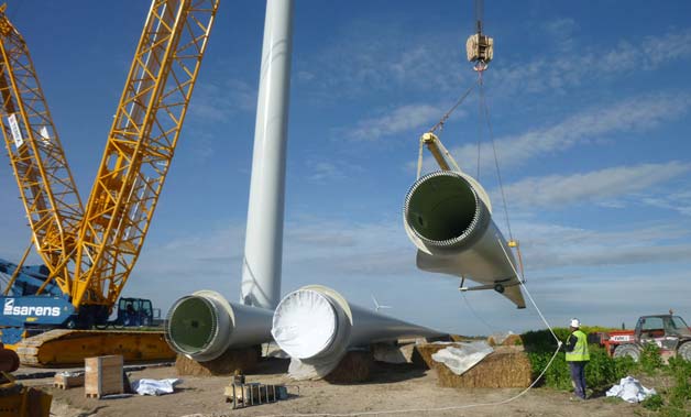 wind-turbine-erection